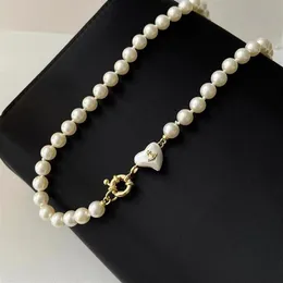 famous British designer pearl necklace choker chain letter-v pendant necklace 18K gold plated 925 silver titanium jewelry for wome299h