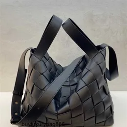 レディースデザイナーバッグBottegvveneta Totes Bags Leather Woven Handbags High Grad Reather Woven Bag 2023 New Bucket Bagカジュアル用途トートバッグ