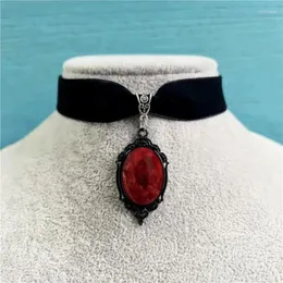 Pendant Necklaces Gothic Vampire Cameo Charm Necklace Fashion Pagan Wizardry Jewelry Gift Blood Red Quartz Vintage Velvet Choke Ring