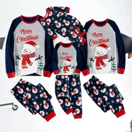 家族マッチ服メリークリスマス服装漫画プリントかわいいソフトスリープウェアの親子2ピーススーツベビーロンパーウォームパジャマセット231204