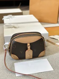 23SS مصممة للسيدات الفاخرة جلد البقر الجلدي Deauville Mini Handbag Vintage Presbyopia Camera Bag Bag Crossbody Bag Bag Base Chegup Bag Wage 24cm