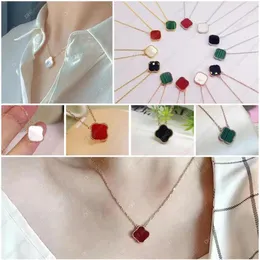 Diseñador Clásico 4 Trébol de cuatro hojas Collares pendientes Diseñador de joyas para mujer Madre de perla Chapado en acero inoxidable 18K Neckla273q