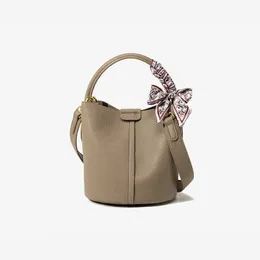 Diseñador Picotin Lock Bag Guangzhou Ventas 2023 Nueva Moda Un Hombro Diagonal Straddle Avanzado Sentido Portátil Cubo Femenino KXWH