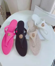 2022 Women Slippers Designer Flat Sandals Brand Jelly Slides Classic Beach Flip Flops Fashion Metal Decoration Printing Sole Shoe 9697482