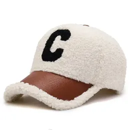 Berretti da baseball Autunno Inverno Lettera C Berretto da baseball in lana d'agnello Moda Cappello da papà Mantieni caldi cappelli per uomo unisex 231204