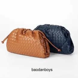 Designer Botegas V Luxury Handbag Bags Bags Woven Cloud Bag Soft Skin Dumpling Bag Popular Real Leather Womens Bag Fashionable One Shoulder DiaLQAH