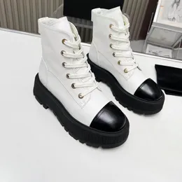 Chanells Boots Boot Women Channel Cclys ayak bilen bayanlar Chaannel moda tasarımcısı kadın yüksek topuk kısa platform deri en kaliteli patik