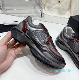 2023 Buty swobodne buty kanałowy Nowy sneaker Woman Trener SDFSF Tkanina zamszowy Efekt