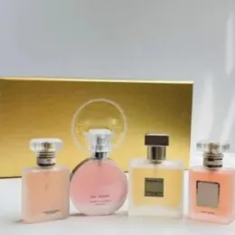 Hoge kwaliteit top vakantie cadeau parfum 4-delige set voor mannen en vrouwen parfum 4/25ML parfumset geur blijvende hoge kwaliteit