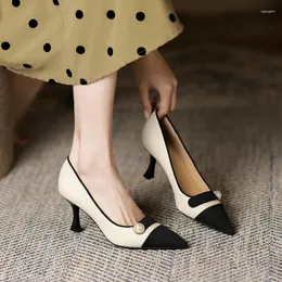 Ubieranie butów Pearl pasujące samotne kobiety 2023 spiczasty szpilki obcasy francuskie do pracy dla kobiet