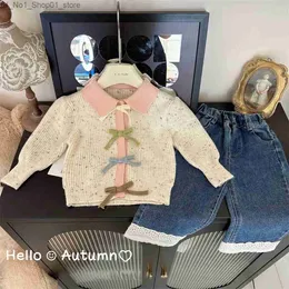 카디건 가을 어린이 소녀 2pcs 옷 세트면 랜턴 슬리브 매듭 버튼 스웨터 레이스 밑단 청바지 소아 여자 의상 Q231206
