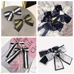 Дизайнер высококачественных дизайнеров Barrettes Classic Girls Hairpin Letter Fashion Hair Clips Женщины повязки на голову аксессуары для волос рождественский подарок