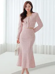 Dwuczęściowa sukienka Korea Korea Dwuczęściowy zestaw Vintage różowy kołnierz Tweed Square Krótka kurtka Syrenka Spódnica Chic Suit Dams Fits 231205
