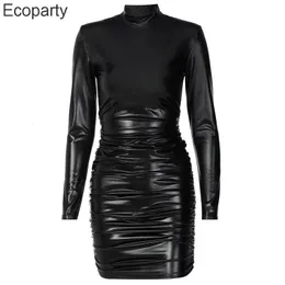 Urban Sexy Dresses Mini robe a col roule plisse en cuir PU pour femme noir sexy coupe couvertes elegante Rh fete tenue de boIte de nuit mode printemps automne 231206
