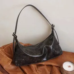 Kvällspåsar haex vintage kvinnor handväskor modedesigner underarm axelväskor kvinnliga lyxpunk rivet pu messenger bolso mujer 231205