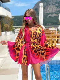 Kvinnors badkläder 2023 Summer Leopard tryckt rosa cover-ups V-Neck strandkläder för kvinnor snörning lös klänning långärmad vestidos