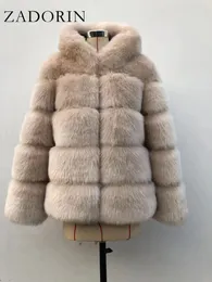 女性の革のフェイクレザーザドリン - マントーen fausse fourure a capuche pour femme veste de luxe