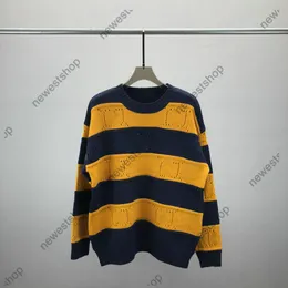 24SS Luxury Mens Sweaters Designer Hoodie Pullover Casual Stripe Print Sweaters Paris Women Round Neck Hollow Letter Långärmad ullhoppare