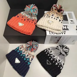 Cappelli lavorati a maglia di alta qualità per l'autunno e l'inverno, cappelli lavorati a maglia senza tesa per uomo e donna alla moda