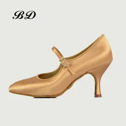 Sapatos de dança de perfuração fivela sapatos de dança de salão feminino sapatos latinos dança moderna resistente ao desgaste sola absorção de suor desodorante bd 137 231205