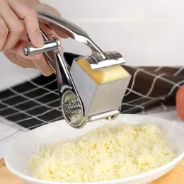 Ferramentas de queijo Ralador de queijo rotativo manual conjunto com 4/3/1 tambores de aço inoxidável Cortador de queijo manual Shredder Cozinha Ralador rotativo de fatiador 231206