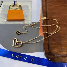 قلادة سحر قلب بوتيك مع مصمم صندوق ماركة مجوهرات فاخرة نمط الأزياء الحب قلادة قلادة بسيطة