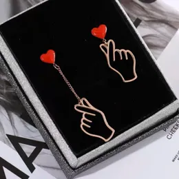 Серьги-гвоздики, модные корейские серьги в форме сердца для женщин, асимметрия с жестом руки, воротник на день Святого Валентина, Pendientes Bijoux