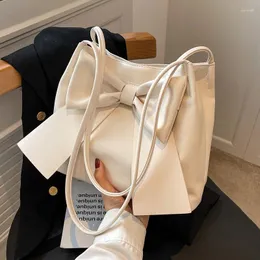 Вечерние сумки Роскошные дизайнерские сумки для женщин Простая мода Симпатичный бант с клапаном Женская однотонная сумка Женская кожаная сумка через плечо