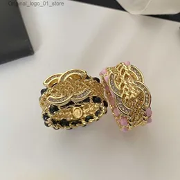 حلقات الفرقة 3Style Never Fave Brand Left Ring Gold Plated Brass Copper Open Fashion Designer Luxury Crystal Pearl for Womens Wedding Jewelry Gifts One Size 7 Q231207