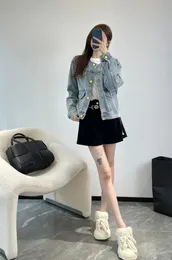 2023 ملابس مصممة ملابس للسيدات أزياء مشبك المعادن الدنيم سترة CCCC DENIM CARDIGAN CARDIGAN