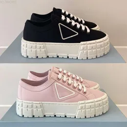 Topp dubbelhjul nylon gabardine sneaker skor chunky lätta ensamskor för kvinnor vit blå öken beige plattform canvas sneakers inspirerade