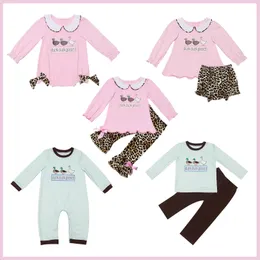 Set di abbigliamento 2023 Stile 2 pezzi Tuta per bambini Set a maniche lunghe Vestiti per ragazza Pagliaccetto Abito a bolle Anatra Ricamo Tuta Abiti Pantaloni leopardati 231207