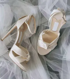 Favorit brud bröllopsplattform sandaler skor kvinnor två rörformiga remmar rosie pumpar knutna vit svartrosa guld höga klackar dam lyx sandalier eu35-43