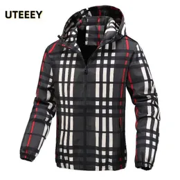 Herrjackor 2023 Autumn Windproect Plaid Varsity Men Casual Outdoor Hooded Bomber Jacket Fashion Korean Loose Street Male Coat 231207