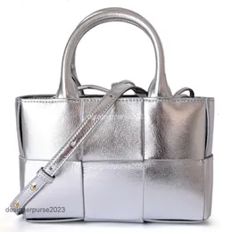 Pelle Botegas Totes Venetas Semplice Arco Capacità Borsa intrecciata Designer Cassette Borse Tote grande Donna 2023 Nuova borsa Piccola spalla classica X8zx