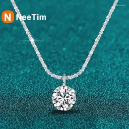 Ciondoli NeeTim 2ct Moissanite Collana pendente S925 Argento sterling Festa di nozze Lab Dimond Gemma Collane per le donne con certificato