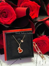 colar de luxo feminino colares de designer de jóias mulher em forma de cabaça 18K ouro rosa vermelho ágata cadeias de diamantes designer de jóias presente de festa de aniversário