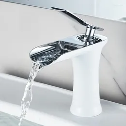 Banyo lavabo muslukları krom beyaz havza musluk güverte monte şelale damar karıştırıcı musluk tek sap soğuk su