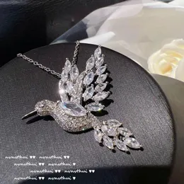 Hängen 925 Sterling Silver Sparkling White Zircon Hummingbird Pendant Necklace With Chain Creative Chokers Animal Jewelry
