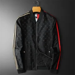 2023 HOTSALES NY MANS DESIGNER JACKA HÖG KVALITET Långärmad Mens Brand Jacka Autumn Winter Luxury Clothing Black Jacket Coat