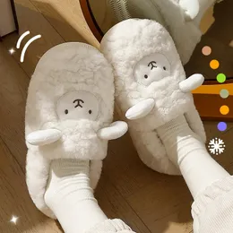 Slippare Comwarm Cartoon Plush Slippers For Women Men Winter Warm Fluffy Faux Päls tofflor Söta får inomhus hem Par Bomulls tofflor 231207