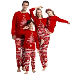 Familjsmatchande kläder Red Christmas Pyjamas Set Father Mother Daughter and Son Children Clothing 231207