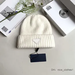 Beanie/Skull Caps Designer Hat For Women Men Supermarket New P Family Autumn and Winter Prads Söt huvudlös hatt net Red Samma Angora Parda Rabbit Hair Sticked Hat 7VBG