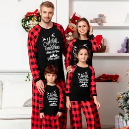 Familjsmatchande kläder Sleepwear Father Mother Daughter kläder Pyjamas Set Christmas 231207