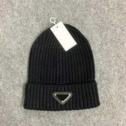 Yeni Fransa Moda Erkek Tasarımcıları Şapkalar Bonnet Kış Beanie Örme Yün Şapkası Plus Kadife Kapak Kafesaları Kalın Maske Fringe Beanies 322G