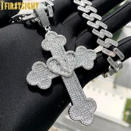 Pendanthalsband Hip Hop Iced Out Cross Pendant Necklace Open Heart Charm Silver Color Full asfalterade kubiska zirkonier för män Kvinnliga modesmycken 231207