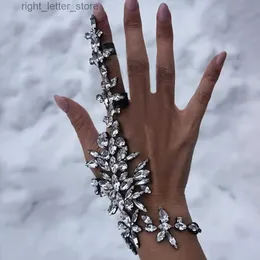 Chain Luxury Handmade Crystal Zircon Flower Bridal Finger Ring Bracelet for Women Rhinestone Hand Chain Bracelet Bangles Hand Jewelry YQ231208