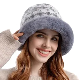 Cappelli a tesa larga da donna coreani con pelliccia invernale Lady pied de poule cappello Panama femminile caldo antivento nero pescatore per 231208