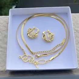 Ожерелья с подвесками, 3 метра, комплект ювелирных изделий с индивидуальным именем для девочек, мини-серьги-кольца, милое индивидуальное ожерелье с табличкой с надписью, цепочка в виде змеи, подарок 231208