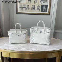 Himalaya Crocodile Handbag حقيبة حمل هونغ كونغ العلامة التجارية النسائية الماس الإبزيم الماس Himalayan نمط التمساح الأبيض بلاتين كيس الفضة